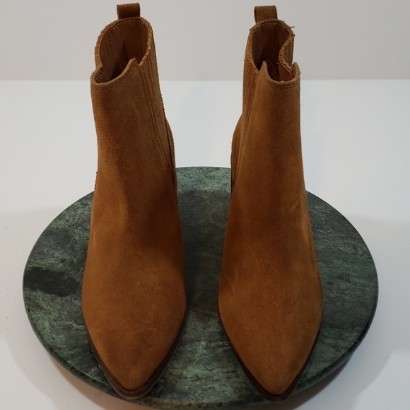 KAANAS~Size 6M~Camel Nosiola Pointy Elastic Bootie - Picture 6 of 8